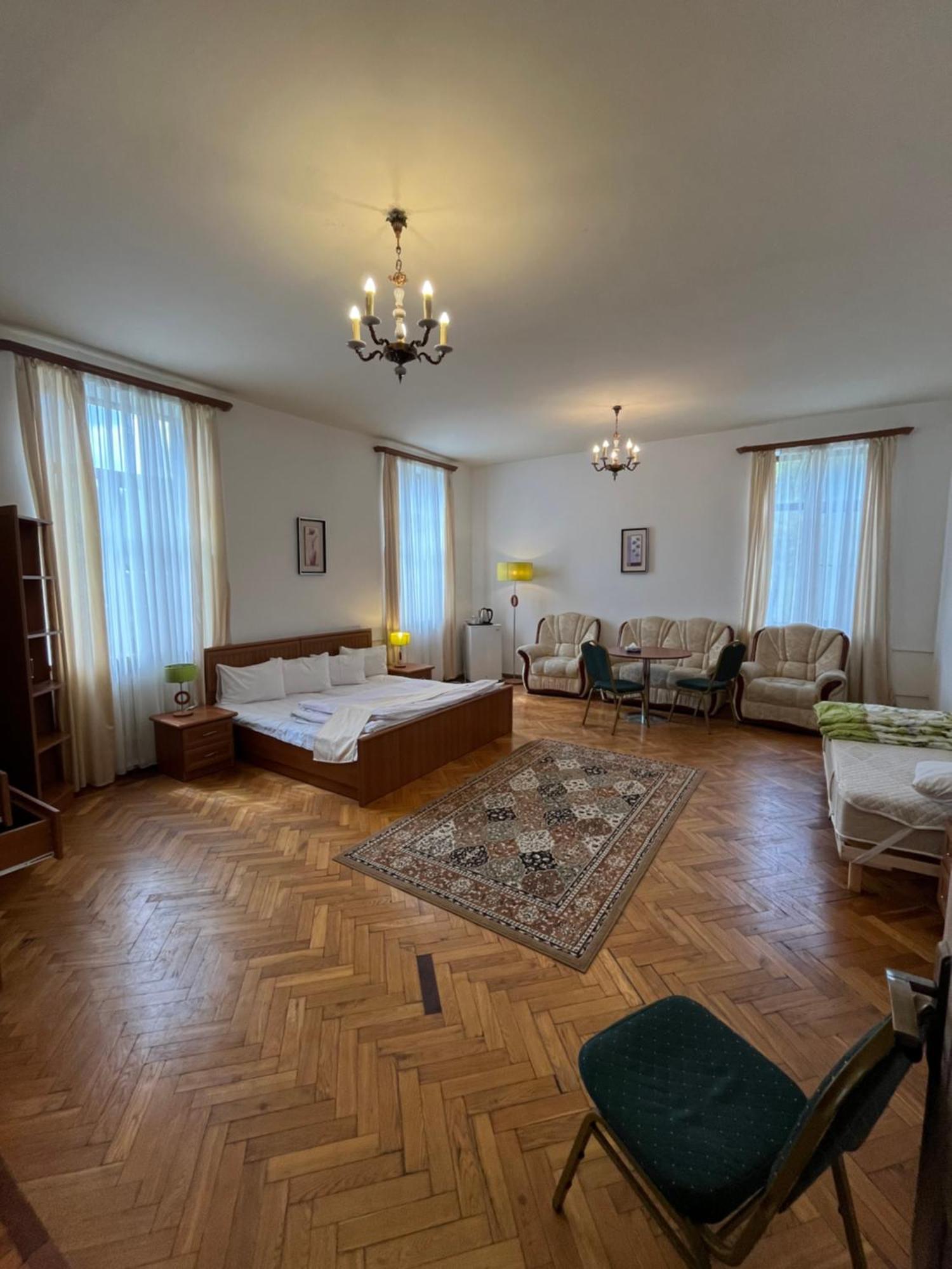 Diligence Hotel Dilijan Exteriör bild